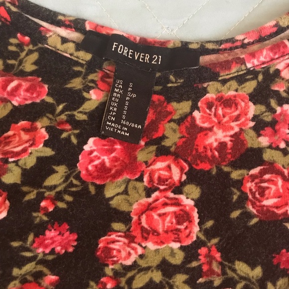 CUTE Floral One Piece!! - Picture 2 of 2